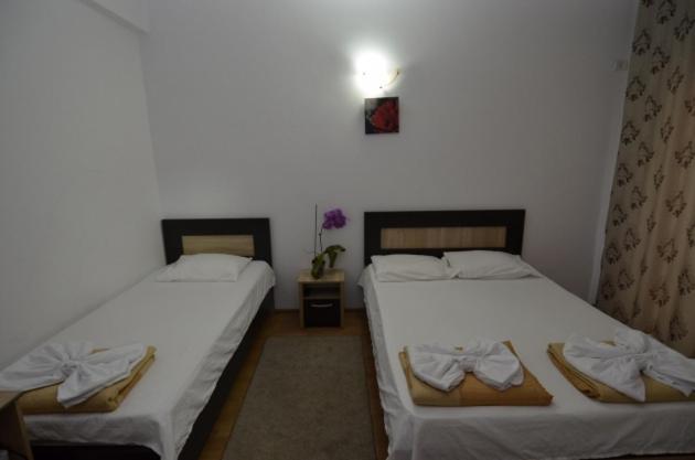Hotel Talisman 科斯蒂内什蒂 外观 照片